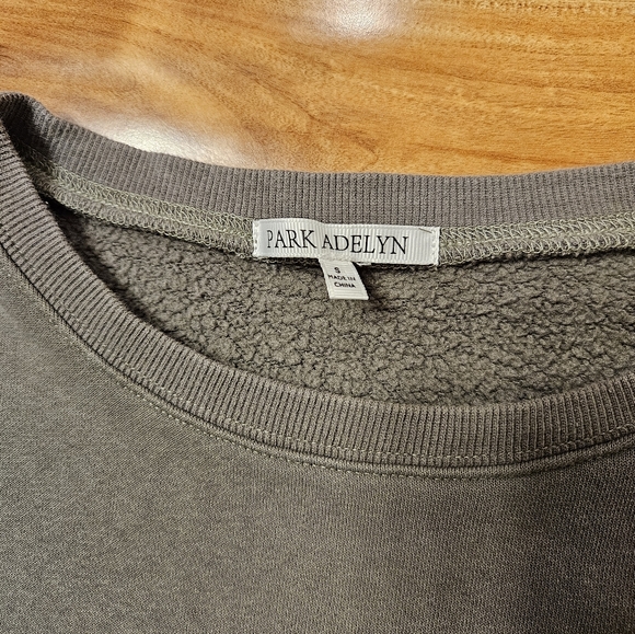 Sage green crew neck sweater, S - Picture 3 of 3